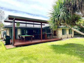 Pandanus Paradise. Newly renovated 4 bedroom home Cabarita Beach